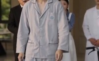 【装睡大佬被娇妻唤醒】30集短剧完整版免费在线观看