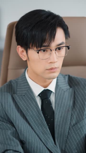 你与月亮共眠（99集）看短剧放松一下