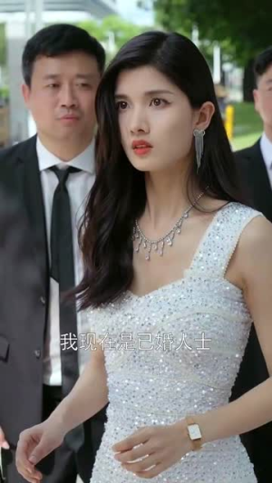 穿剧中我替窝囊女主战翻全场（30集）新短剧推荐