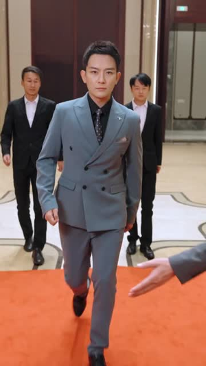 龙霄神主第三部（89集）免费全集短剧