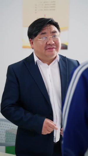 真少爷拒绝走剧情，一心搞科研（50集）精彩短剧后续