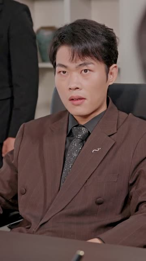 总裁的遁地护卫(80集) 总裁的遁地护卫(80集)全剧免费观看