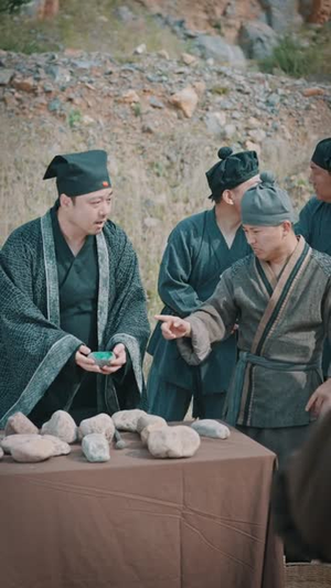 透视:人在古代黄金一挖一麻袋(81集) 透视:人在古代黄金一挖一麻袋(81集)直接看到大结局